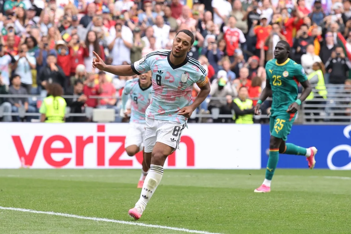 Hakam Belgiya-Senegal o'yinini 2026 yilgi jahon chempionatining 1/16 finalida 120 + 12-daqiqada yakunladi